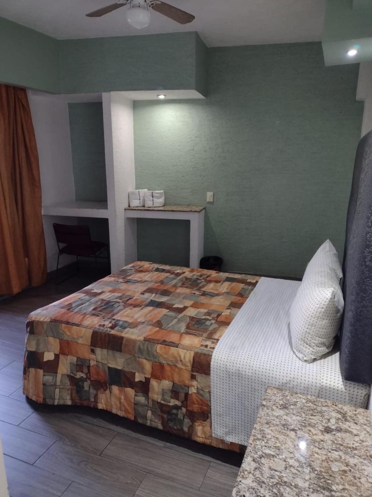 Hotel Metropolitan グアダラハラ エクステリア 写真