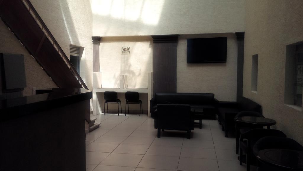 Hotel Metropolitan グアダラハラ エクステリア 写真