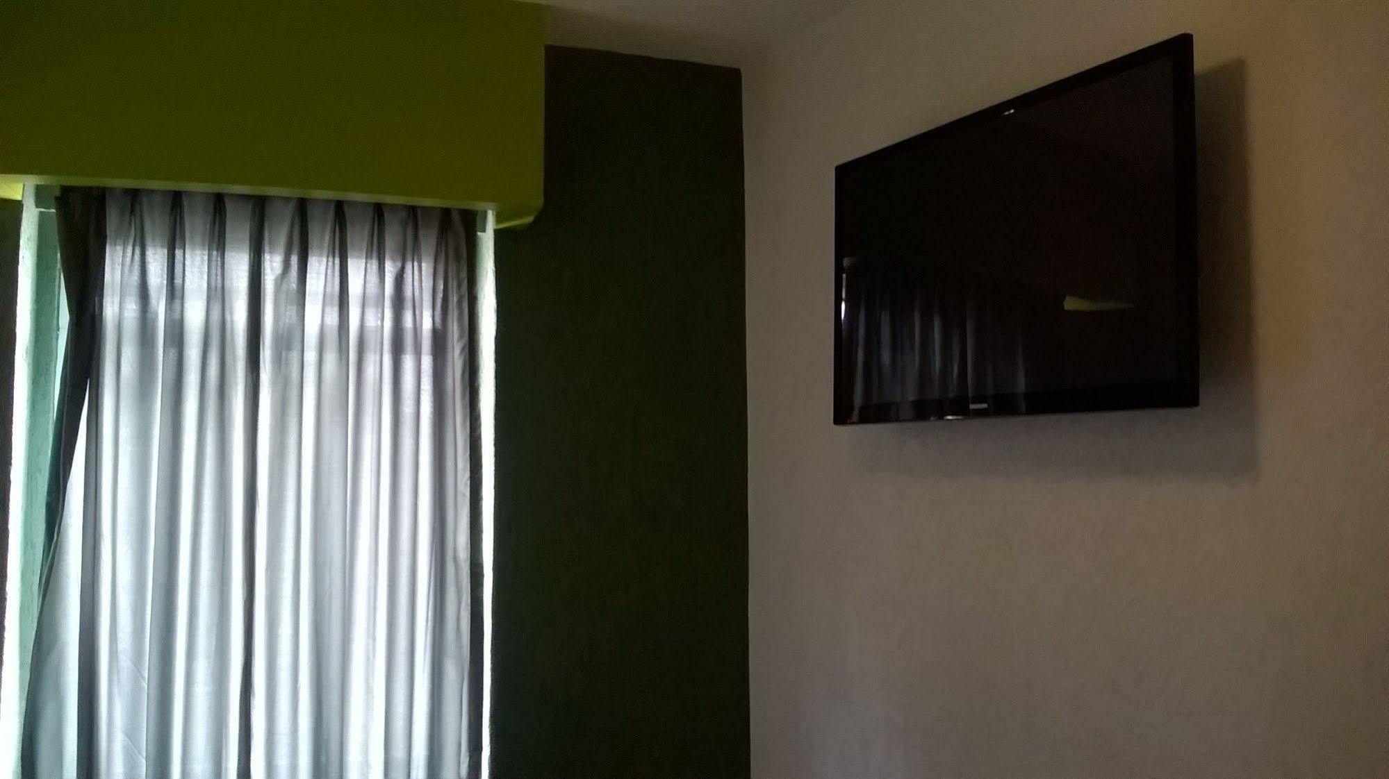 Hotel Metropolitan グアダラハラ エクステリア 写真